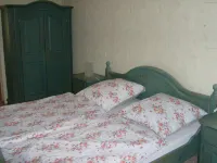 Zur Traube Hotels in Wierschem