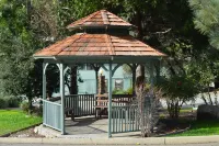 Cedar Lodge Hotels in El Portal