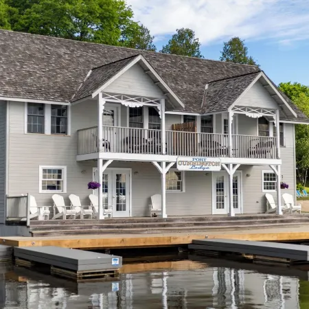 Port Cunnington Lodge & Resort