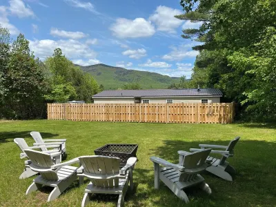 Lawrence's Hideaway in the Adirondacks Wilmington Notch Campground 주변 호텔