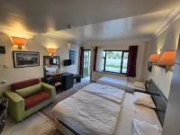 هوتل هال - تور