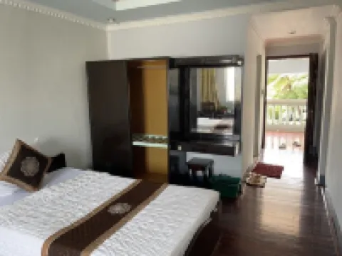 Mekong Hotel Hotels in Thakhek