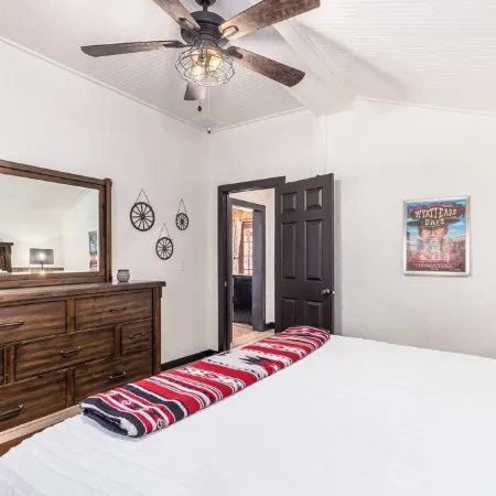 China Mary Inn: "China Mary's" House right on Historic Allen St in Tombstone