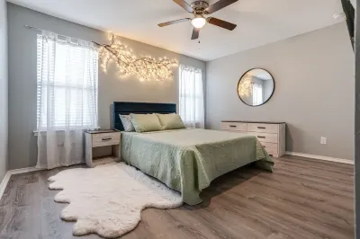 Comfortable near Lackland & Downtown/Easy access I35 Hotels near Southwest Legacy Stadium
