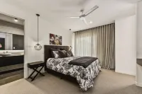 Luxury accommodation close to the beach and main street.