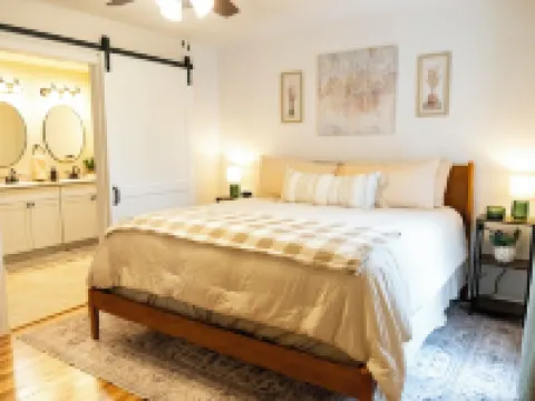 Charming Getaway in Comfort, TX - Relax, Recharge, Explore - Texas Wine Country Hotels in Comfort