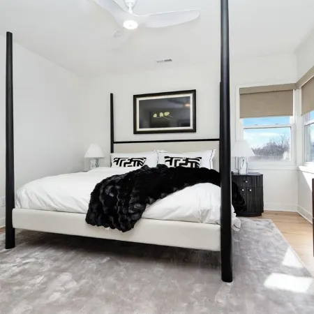 PRIDE ROCK Luxury Retreat