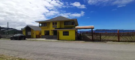 Hotel CasaQuinchao Отели в г. Чилоэ