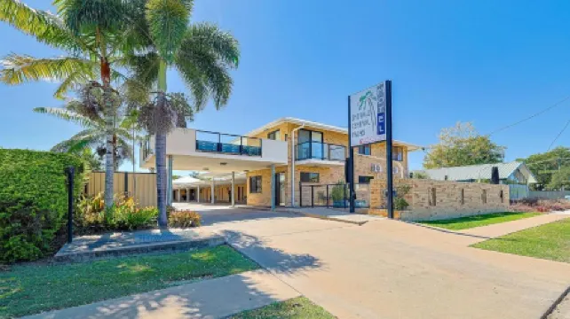 Emerald Central Palms Motel