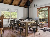 Owl's Nest - Walking Distance to Lake, Hot Tub, Pet Friendly w/ New AC アーノルドのホテル