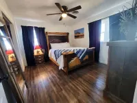 Rustic retreat-near the Canyon Hotels near Crossroads country church