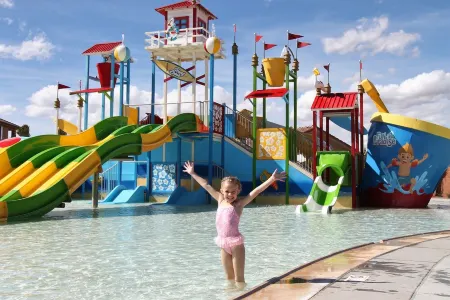 60| Luxurious Vacation Home w/Party Deck & Hot Tub!