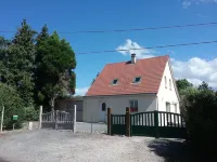 Brand new house with all mod cons, beaches/Casino/Hippodrome of Deauville nearby Hotels in Touques
