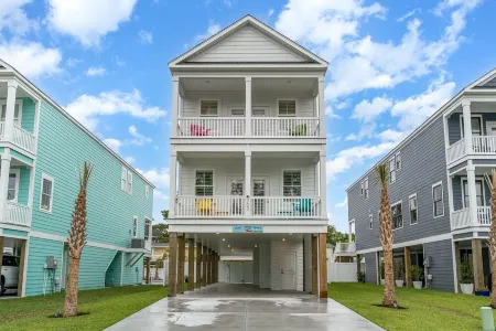 NEW 5 bedroom 5.5 bathroom Garden City Beach House - 10 mins from Myrtle Beach Отели рядом с достопримечательностью «TPC Myrtle Beach»