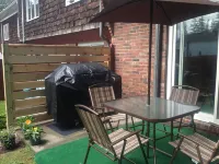 2 Bedroom newly renovated townehouse, beautifully decorated at Garfield House
