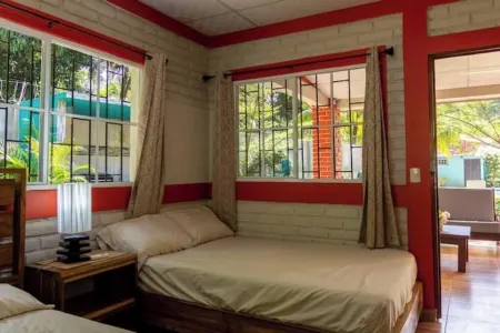 3BR Beach House - Walk to Sandy Beach in Surf City