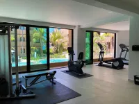 Villa Magnolia, Lux condo, steps from the beach.