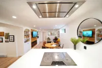 Your modern Northwest hideaway w/ cozy fireplace and spa-like bath