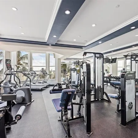 Yacht Club - Pet Friendly - Riverfront - Downtown