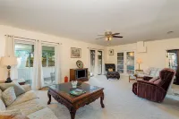 3 Bdrms 2 Bath Home Close to the Melbourne Airport!