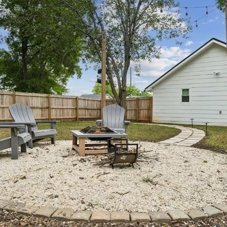 Country Chic Retreat Near Downtown Concord
