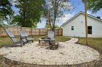Country Chic Retreat Near Downtown Concord Các khách sạn gần Roush Racing Inc