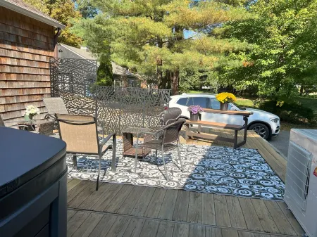 Beautiful 3 BR Cedar Ranch Home with Awesome Master and Cooks Kitchen