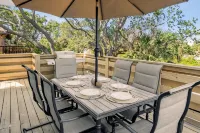 The Family Fun Zone! Large Backyard, Hot Tub, Outdoor Shower, & Steps to Beach