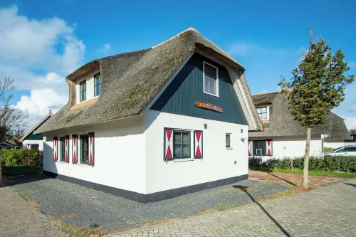 Villa in Callantsoog with Whirlpool and Beach