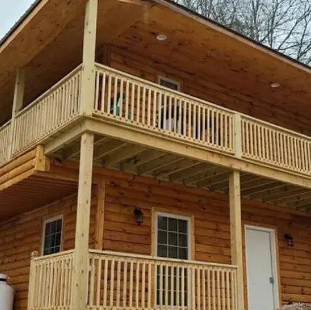 Cedar Lodge, serene all wood escape in Blue Ridge