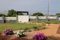 Ocean-View Apartment at VillaMerissa 4 BR/4 Bath. Walk to Beach, JackSprat Hotels in 