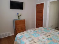 Charming Beach block getaway! Leave your sheets, towels at home! You're on VACA!