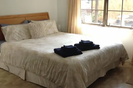 Central-East,  Saint Johns,Meadowbank, Kohi. Independent Suite 2-max3- Guests Отели рядом с достопримечательностью «St. Helier's Bay, Auckland»