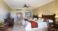 5 Star Resort on Medano Beach, Cabo San Lucas