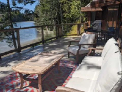 Charming waterfront Salt Spring Island B&B Hotels in Salt Spring Island