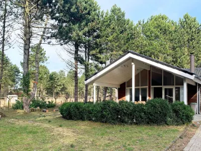 Cozy Holiday Home in RÃ¸dby Near Beach