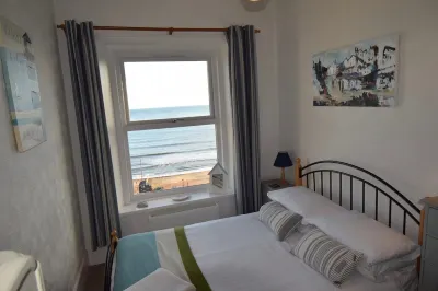 Best location in Ventnor, stunning sea views Hotels in 