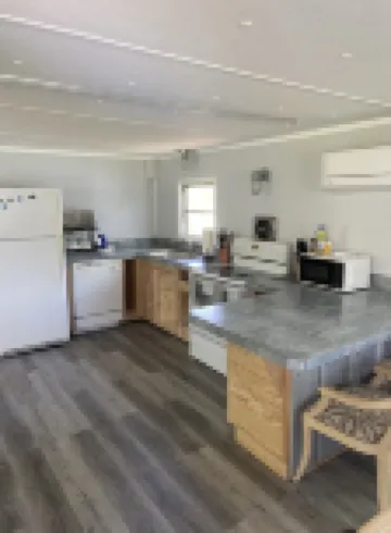 2br 1 bath lake getaway 1 block from lake, easy walk