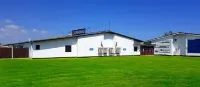 Modern Airy Chalet short walk to beach, nr Great Yarmouth & Norfolk Broads