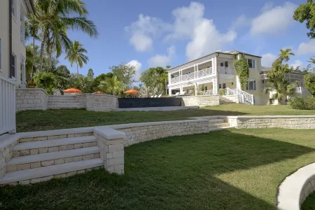 Silk Cotton Villa 4 Отели рядом с достопримечательностью «Dolphin Cay Atlantis»