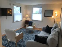 Cozy,Convenient & Close to Beaches.Comfortably relax after enjoying nearby sites Hotels in Cape Elizabeth