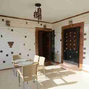 Beautiful view of the Pyramids, with air conditioning, WiFi, and touristic guide Dining/Meeting Rooms