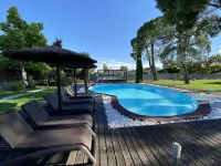 Luxury villa with detail decorated pool - ห้องครัว