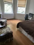 Cosy Room in a quiet and a peaceful neighbourhood.