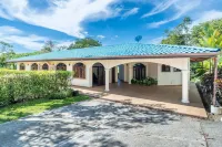Beautiful Ocean Views, 15 minutes to the beach, Luxury Spanish Villa.