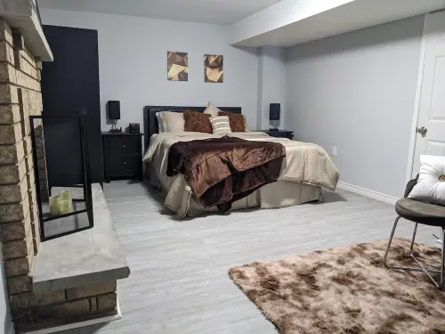 RedDore - 2 Bedroom Cozy Basement Suite