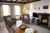 Lovely Waterfront Cottage With Stunning sea Views and log Fire