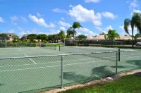 Just renovated! Best condo in Jupiter, Walk to the beach!