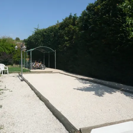 Very pleasant private villa with heated pool in the Luberon