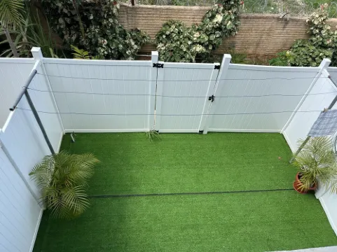 Modern Townhouse with beach/pool access which offers peace, quiet and relaxation